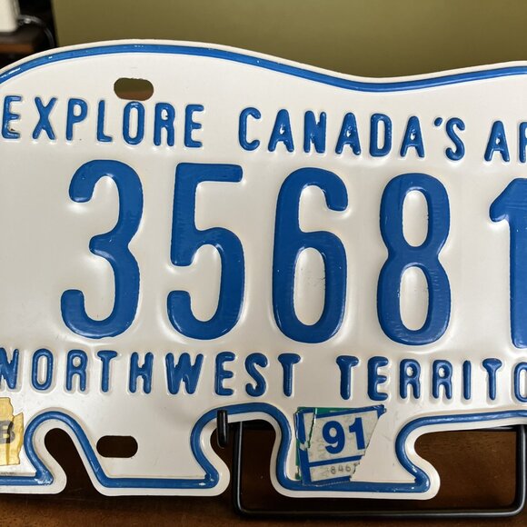 Vintage NORTHWEST TERRITORIES POLAR BEAR LICENSE PLATE W/NWT FEB 1991 Tag #35681 - Picture 3 of 9